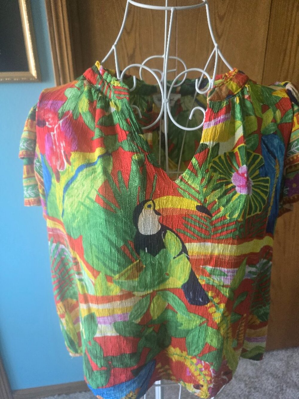 •	Colorful Tropical Panama Jack Top – Size M